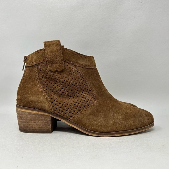 Susina Boots Sz 7 Brown Suede Perforated Ankle Zip Back Western Bootie - Picture 2 of 13